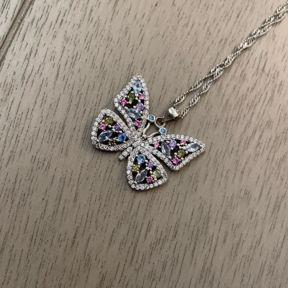 • Butterfly Gem Necklace • - Picture 6 of 10
